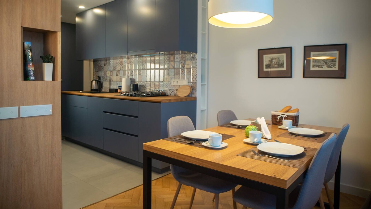 Nowe Miasto Apartment | Cozy Apartment in Beautiful District || Book Now