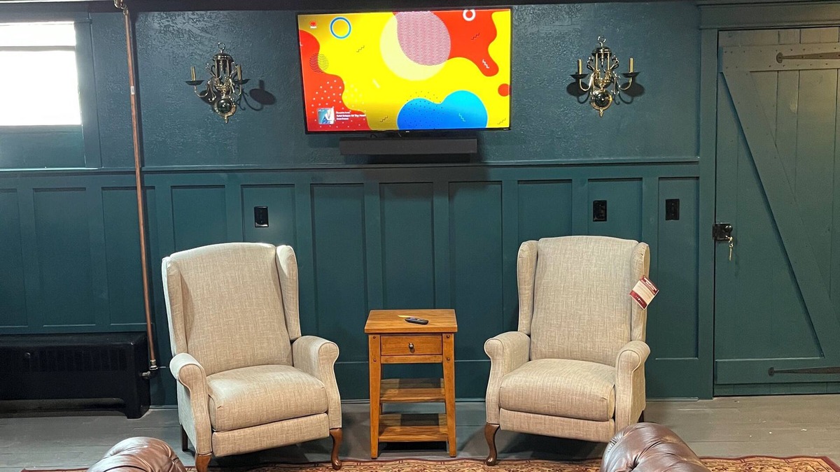 Petersburg Apartment | Cozy apartment in quiet, downtown neighborhood in Petersburg