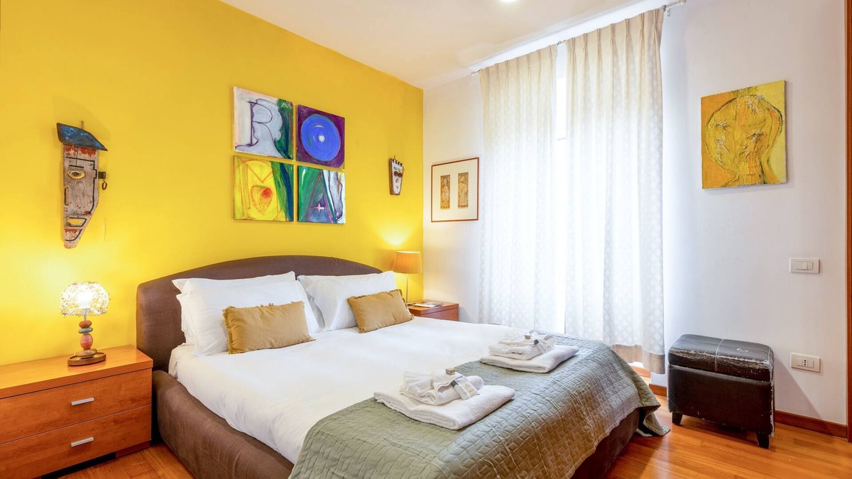 Celio Apartment | Cozy Apartment in St. John - Yellow