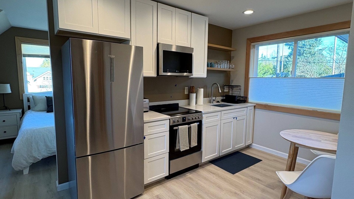 Fairhaven Apartment | Cozy apartment in the charming Fairhaven