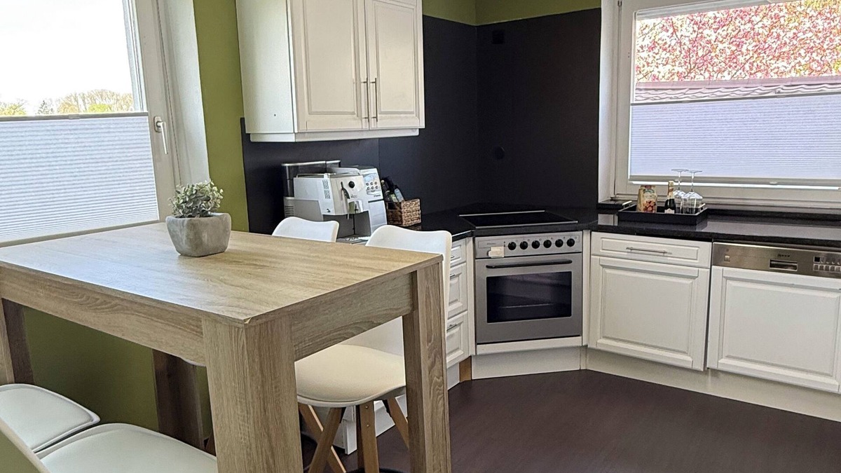 Laakirchen Apartment | Cozy apartment in the countryside on the outskirts, private garden with terrace