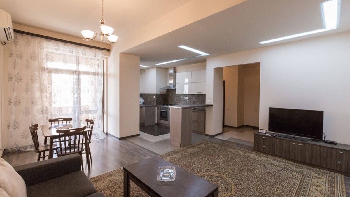 Arabkir Apartment | Cozy Apartment in the Center of Yerevan, but Quiet)