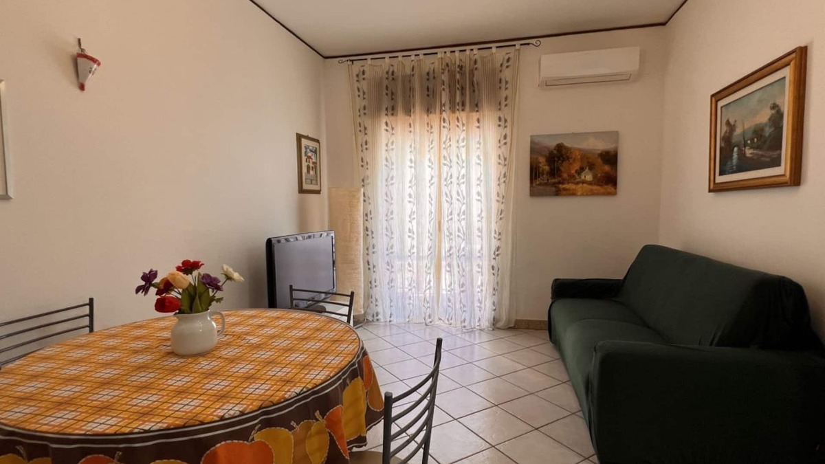 Guardia Piemontese Marina Apartment | Cozy apartment in the center of Guardia Piemontese Marina and very close to the sea