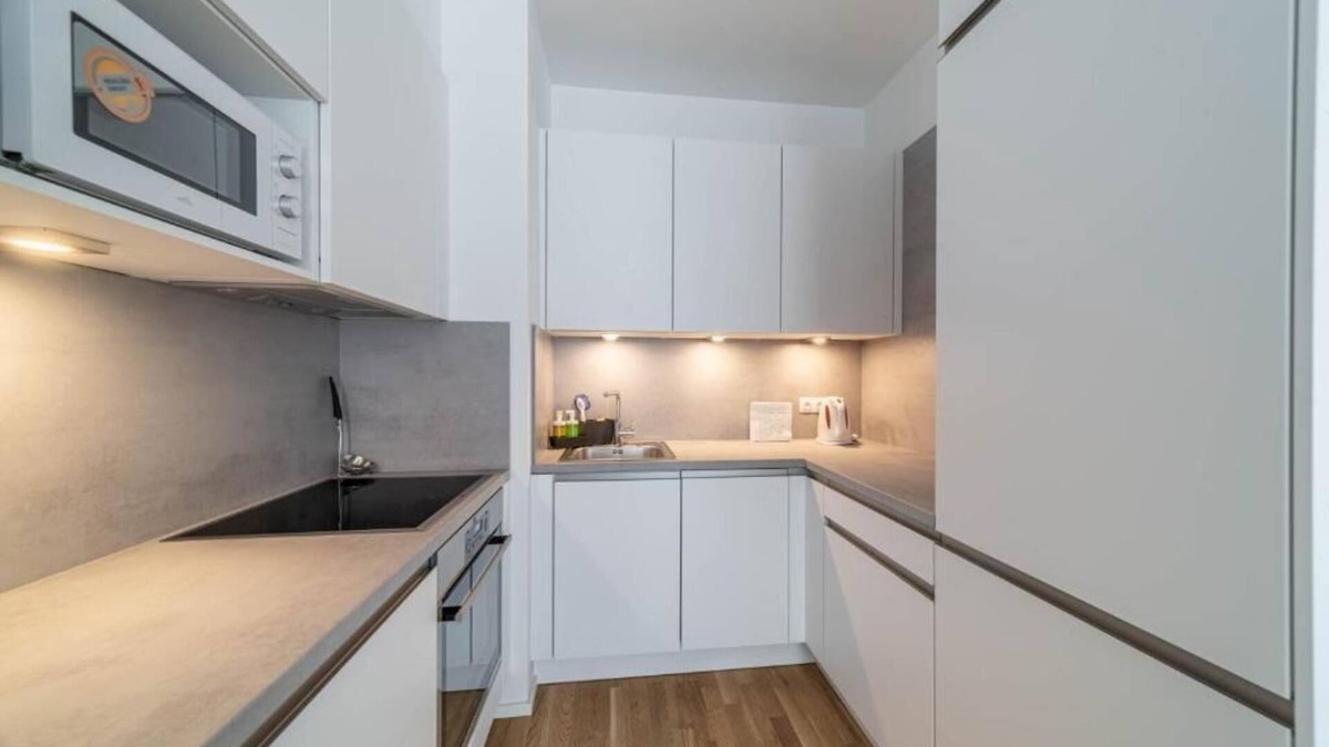 Michle Apartment | Cozy apartment in the center! Family-sized condo with balcony and own kitchen.