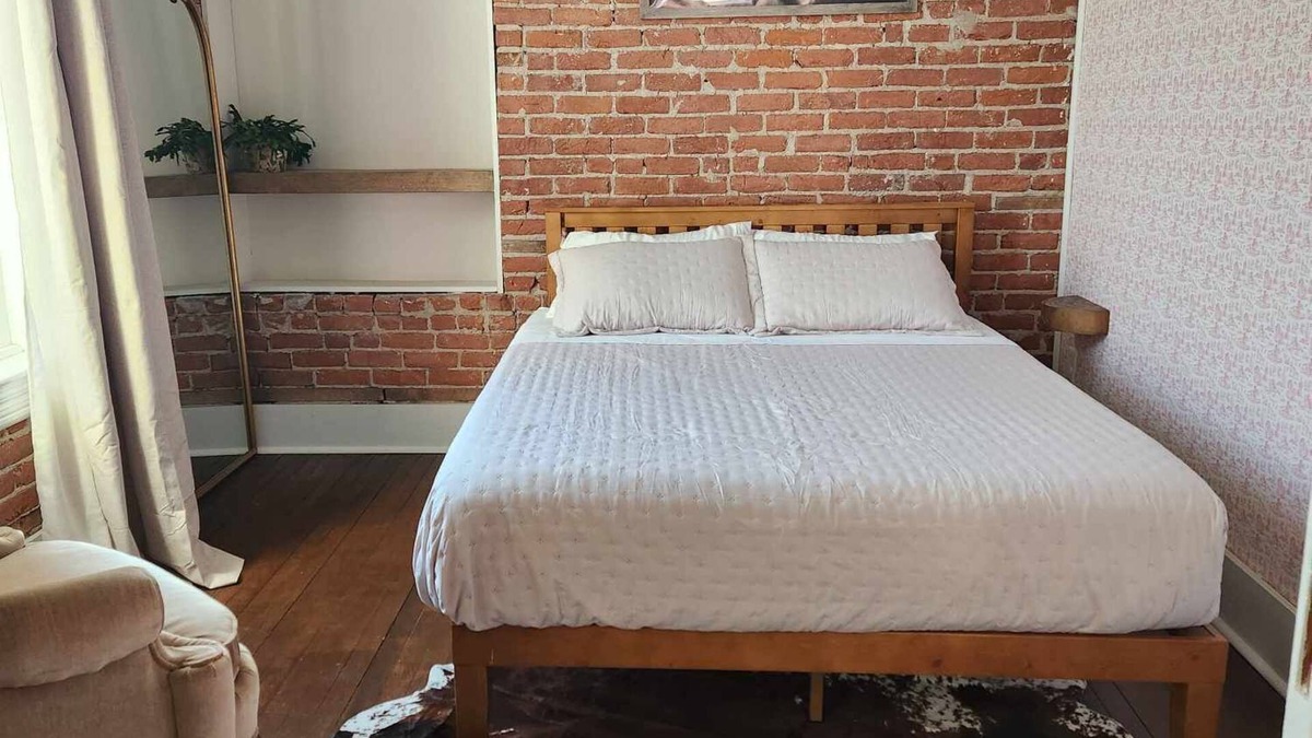 Galesville Apartment | Cozy apartment just off the square in historic downtown Galesville.