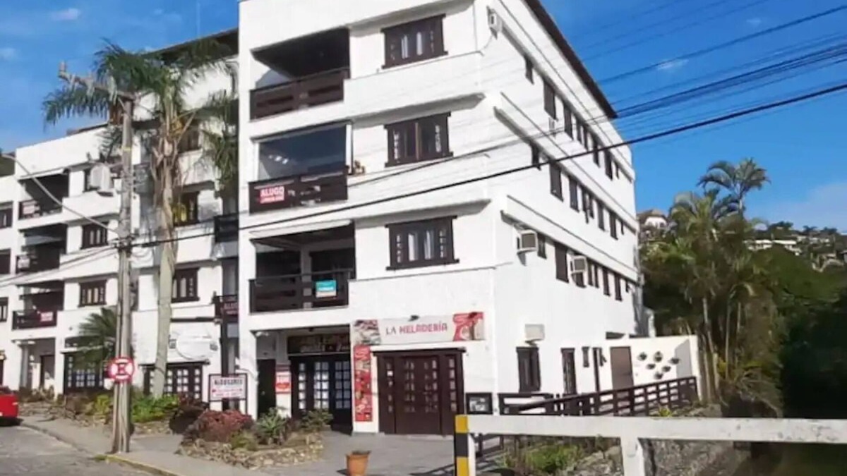 Centro House | Cozy apartment, less than 50m from Bombinhas beach