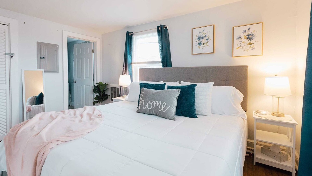 Bristol Apartment | Cozy Apartment Near Downtown Bristol