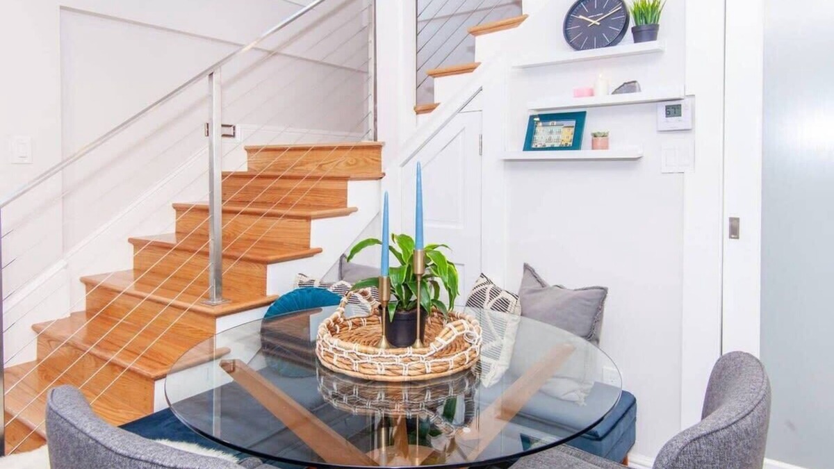 Roxbury House | Cozy Apartment | Near T