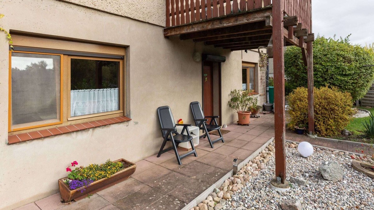 Warin Apartment | Cozy Apartment near the Sea in Warin