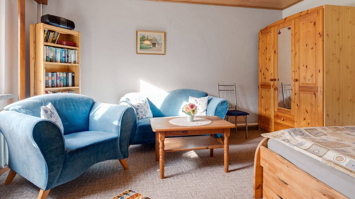 Warin Apartment | Cozy Apartment near the Sea in Warin