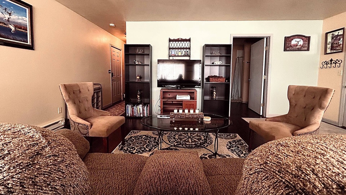 Colville Apartment | Cozy apartment nestled in the hills of Kettle Falls overlooking Lake Roosevelt.