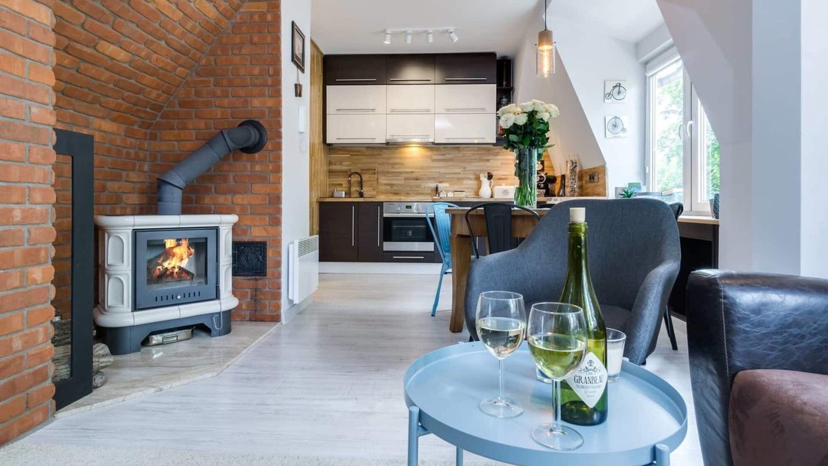 Siedlce Apartment | Cozy apartment with a fireplace