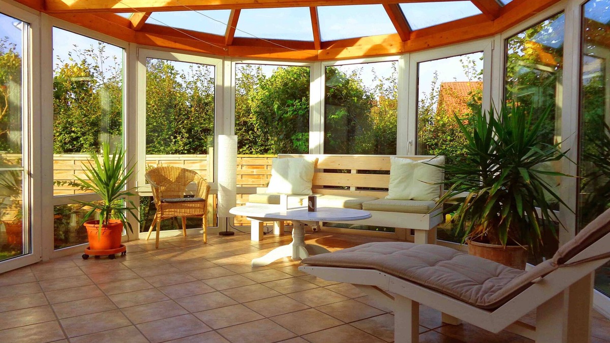 Horne House | Cozy apartment with a winter garden, fireplace and grill terrace .