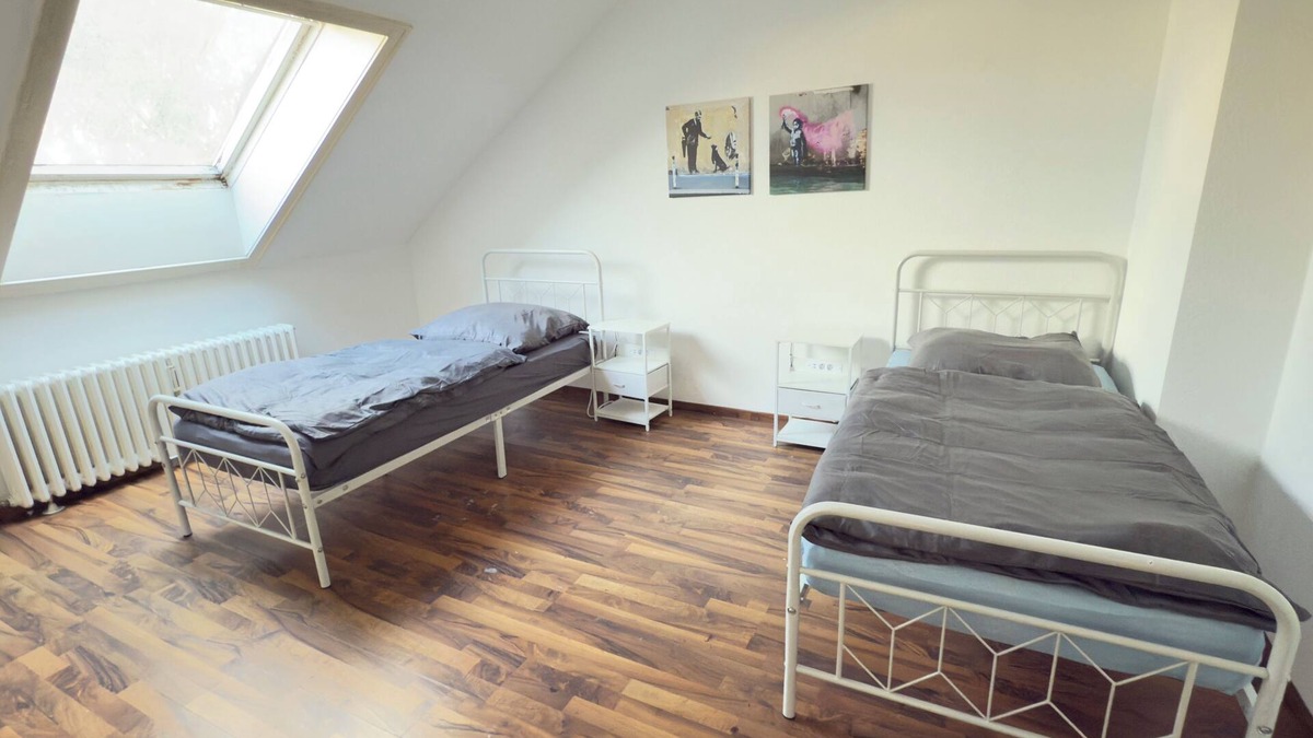 Leverkusen Apartment | Cozy apartment with 2 single beds & kitchen in Leverkusen