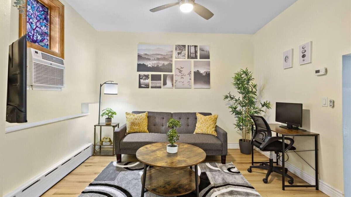Constable Hook House | Cozy Apartment with Max Comfort