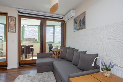 Ochota Apartment | Cozy Apartment with Terrace Room near Warszawa Zachodnia by Noclegi Renters