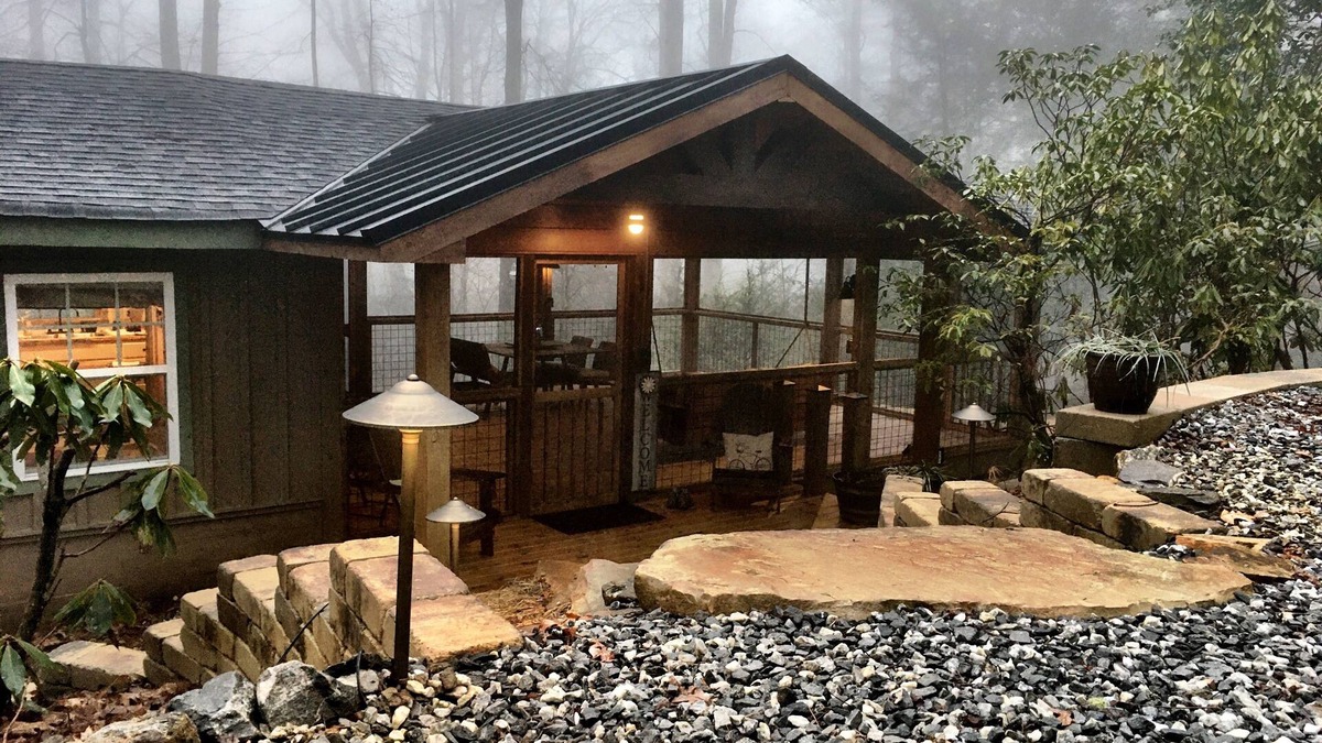 Suches Cabin | Cozy Appalachian Trail Cabin - Woody Gap & Blood Mountain in Suches, GA
