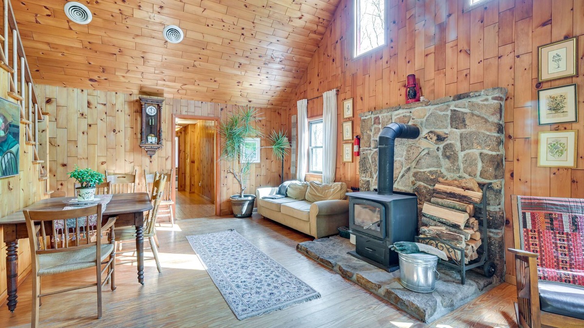 Great Cacapon House | Cozy Appalachian Getaway: 5 Mi to Prospect Peak!