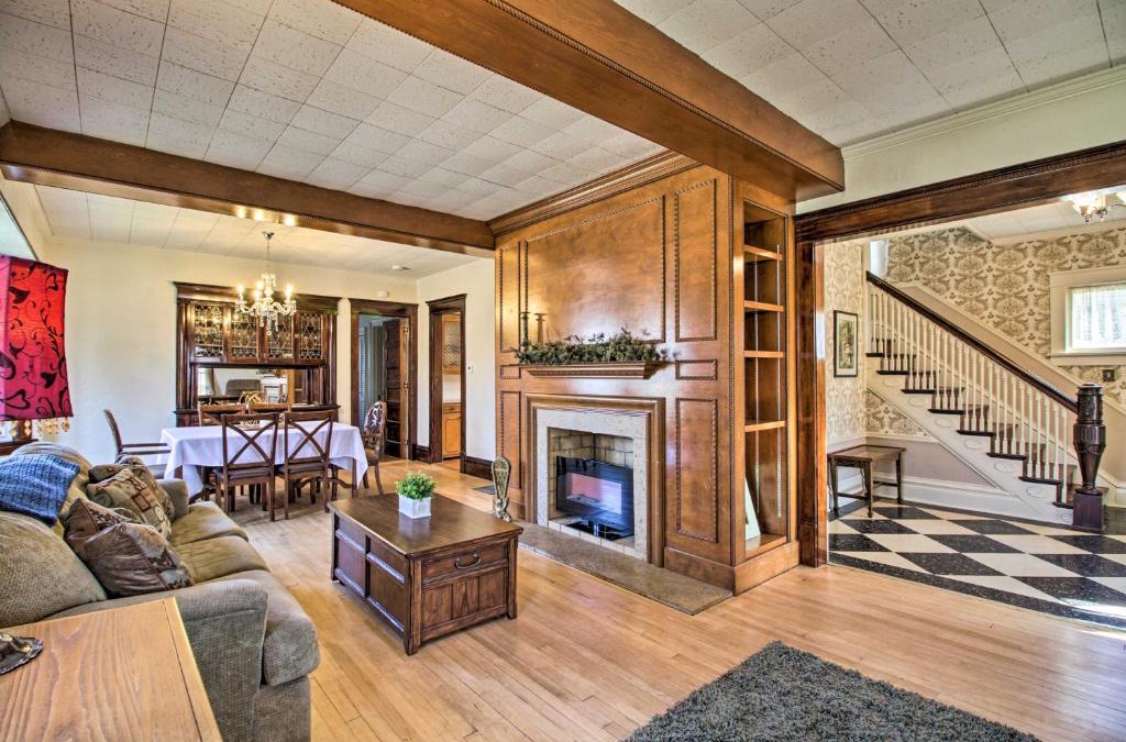 Appleton House | Cozy Appleton Getaway with Screened-In Porch and Yard!
