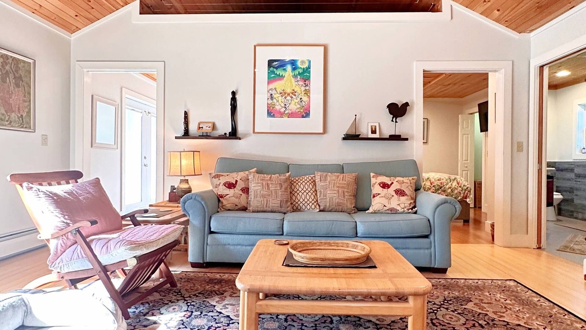 North Troy Apartment | Cozy Apt 1/2 mile to Jay Peak Resort