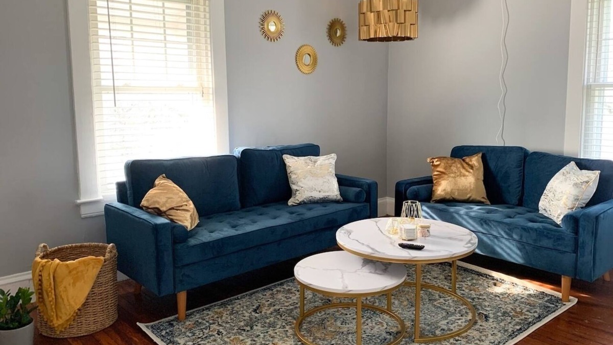 Kamm's Corners Apartment | Cozy Apt 5 min from Airport & Free Parking