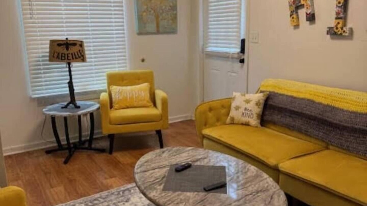 Alma Apartment | Cozy Apt- Centrally located