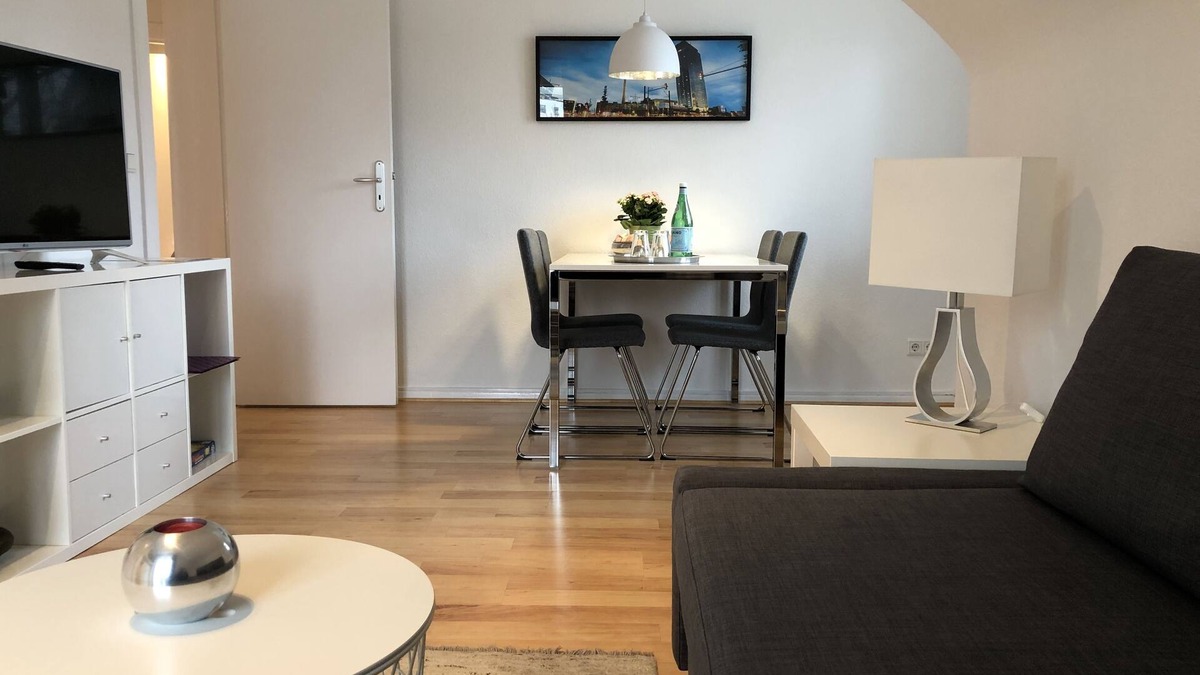 Westend Apartment | Cozy attic apartment near fair/ZOB, Olympic Stadium and the Waldbühne