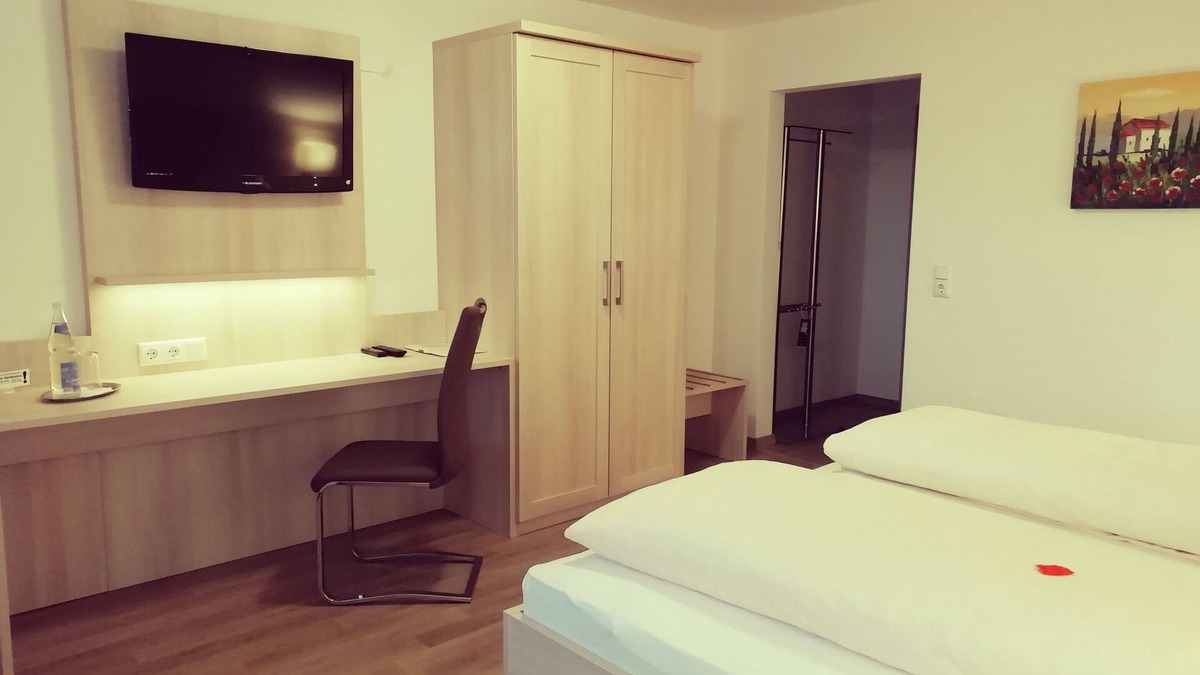 Grattersdorf Apartment | Cozy attic room (20m2) without balcony