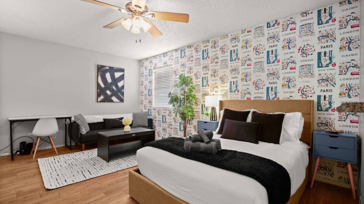 Brentwood Apartment | Cozy ATX Studio!|Easy for ACL, F1, Etc!