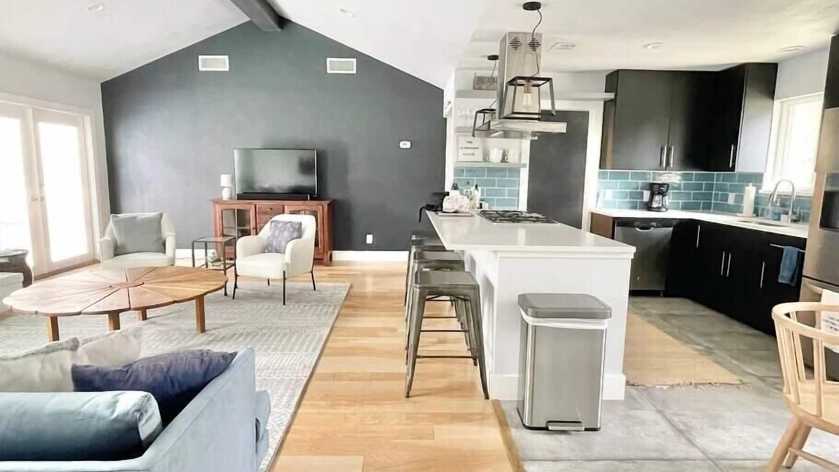 North Austin Civic Association House | Cozy ATX Treasure. Private Yard + Patio