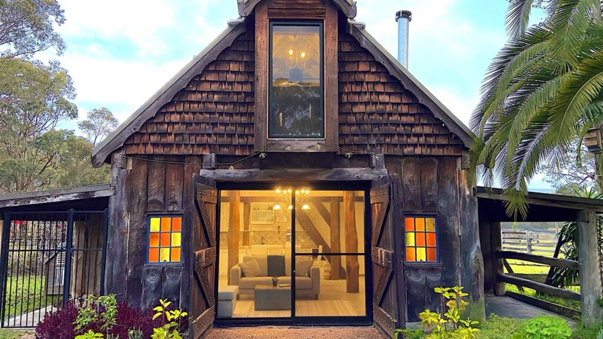 Quorrobolong House | Cozy Barn, Farm stay, Watagans views, Rustic charm