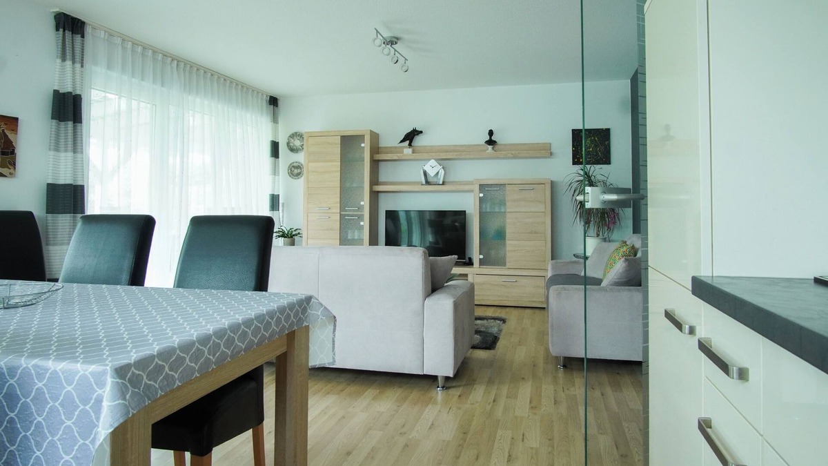 Jebenhausen Apartment | Cozy basement apartment with sauna, gym and garden in Göppingen