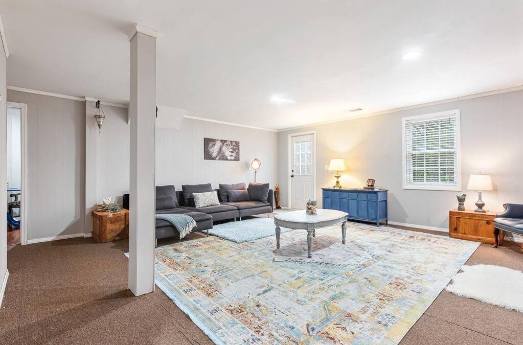 Fayetteville Apartment | Cozy basement apartment