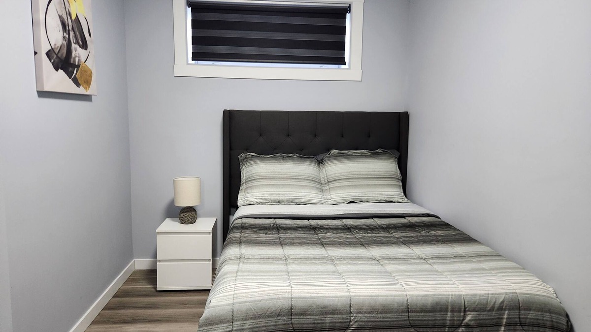 Regina House | Cozy Basement Suite