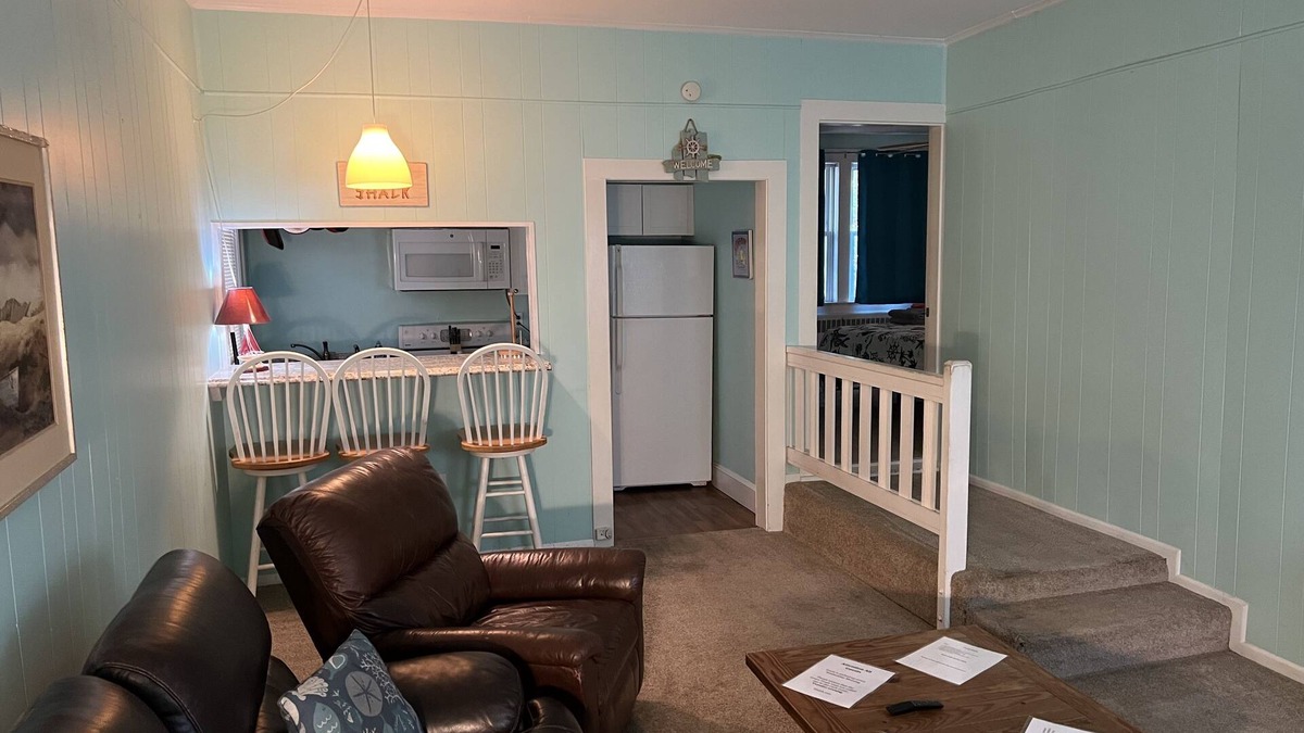 Willoughby Spit Cottage | Cozy Bay View OceanSide by RedAwning