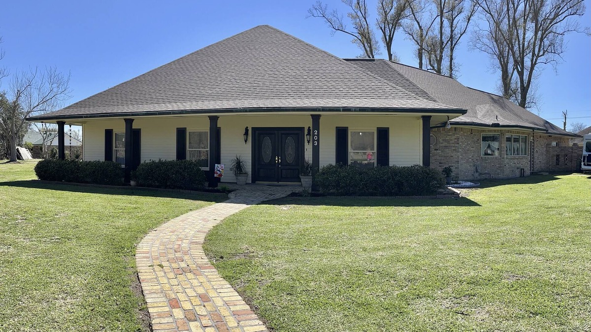 Bourg House | COZY BAYOU - Spacious Home on Bayou Petit Caillou. nSLEEPS 14