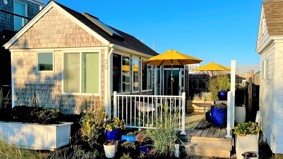 Provincetown Condo | Cozy Bayside Cottage With Huge Outdoor Living Space and Private Beach (2313)
