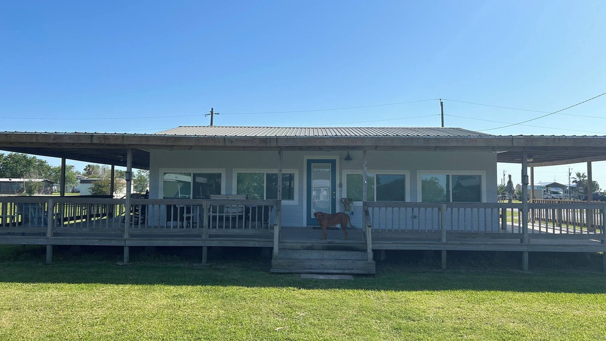 Port Lavaca House | Cozy beach cottage in Magnolia