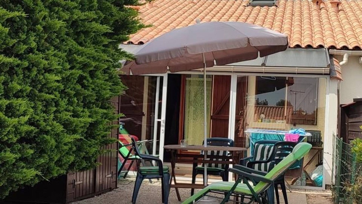 Notre-Dame-de-Monts House | Cozy Beach House with Pool, Sleeps 4, Pet-Friendly – Notre-Dame-de-Monts