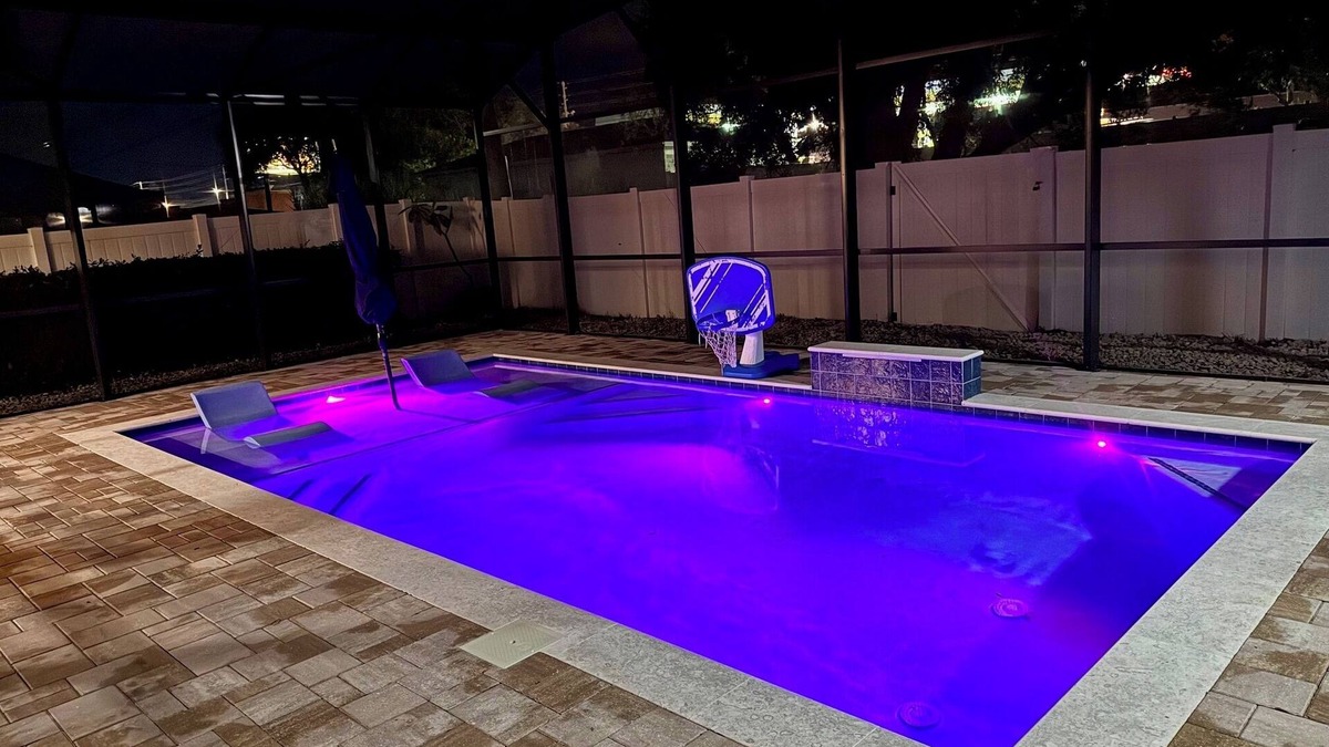 Largo House | Cozy Beach Getaway Casita with Tropical Touch 8 minutes from the Beach