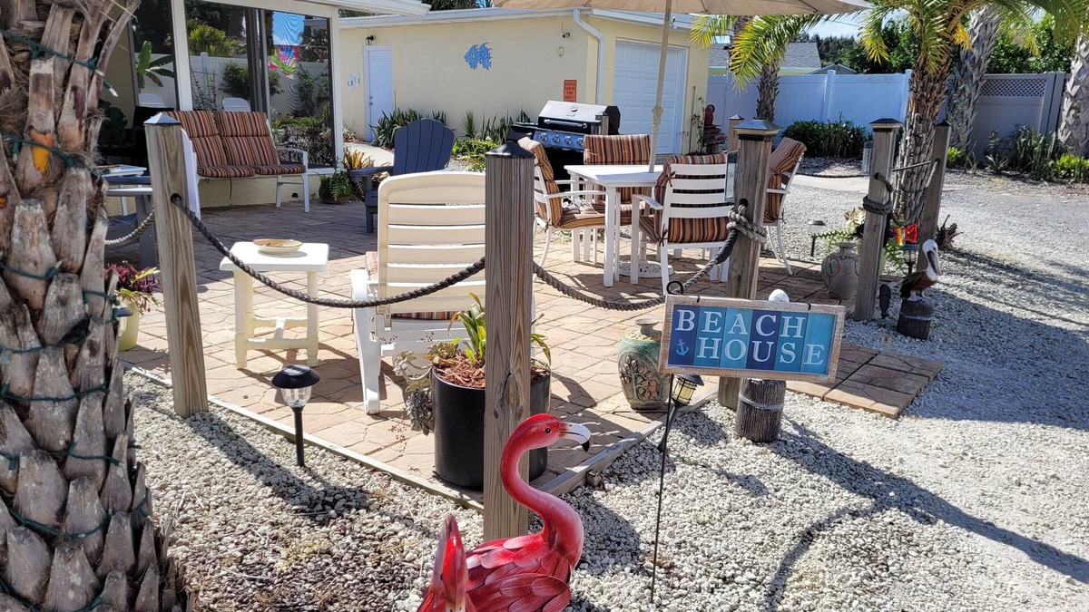 Ormond Beach Manors House | Cozy Beach Home, WIFI, Turnkey, Walk to the Beach