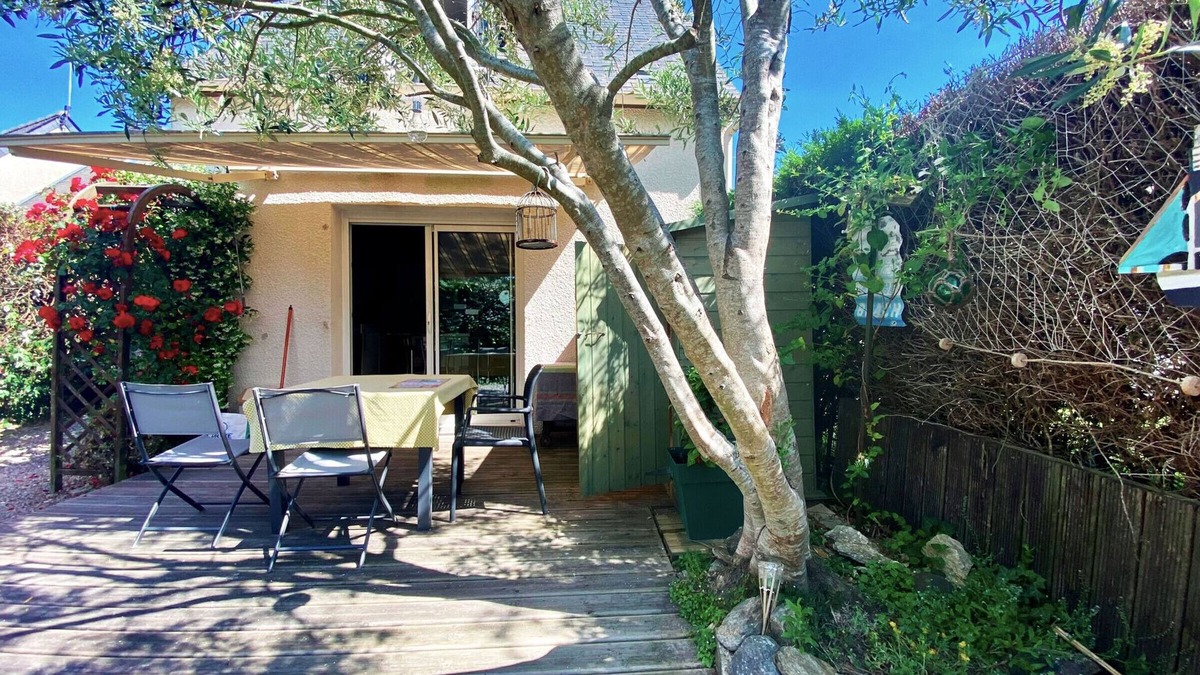 Sarzeau House | Cozy Beach House for 5-6 with Garden, Pool Access, 300m from Roaliguen Beach, Sarzeau