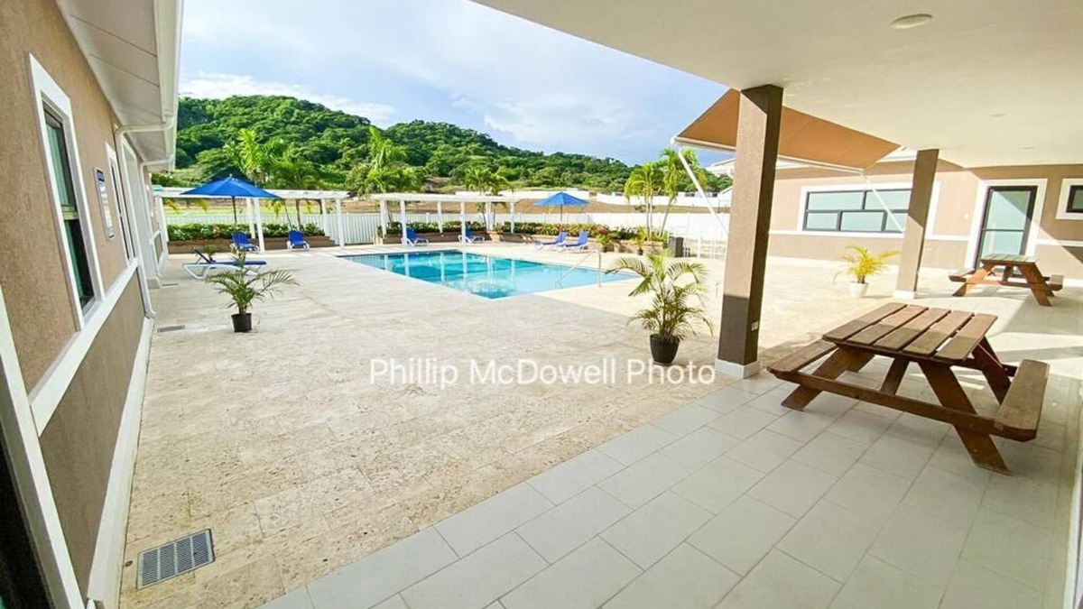 Lucea House | Cozy Beach House getaway in Lucea Hanover