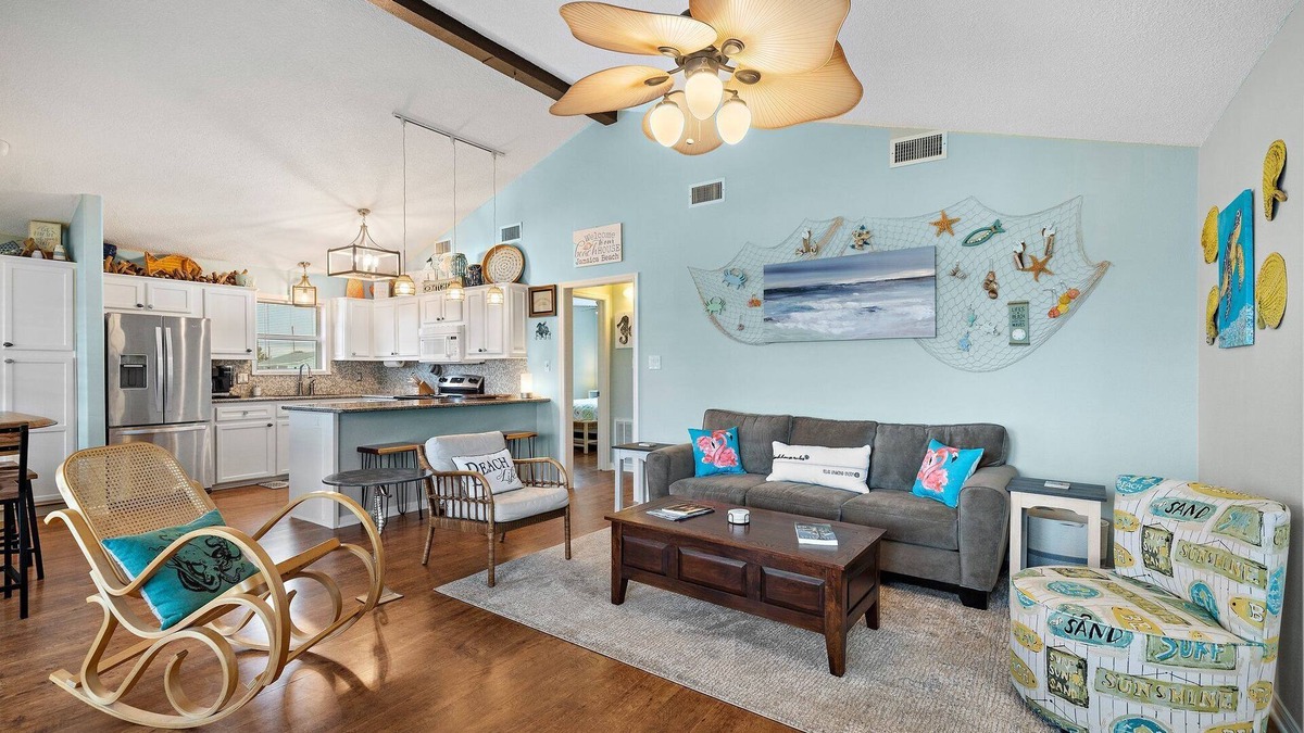 Jamaica Beach House | Cozy beach house - 3 minute walk to beach - with everything you need to relax!