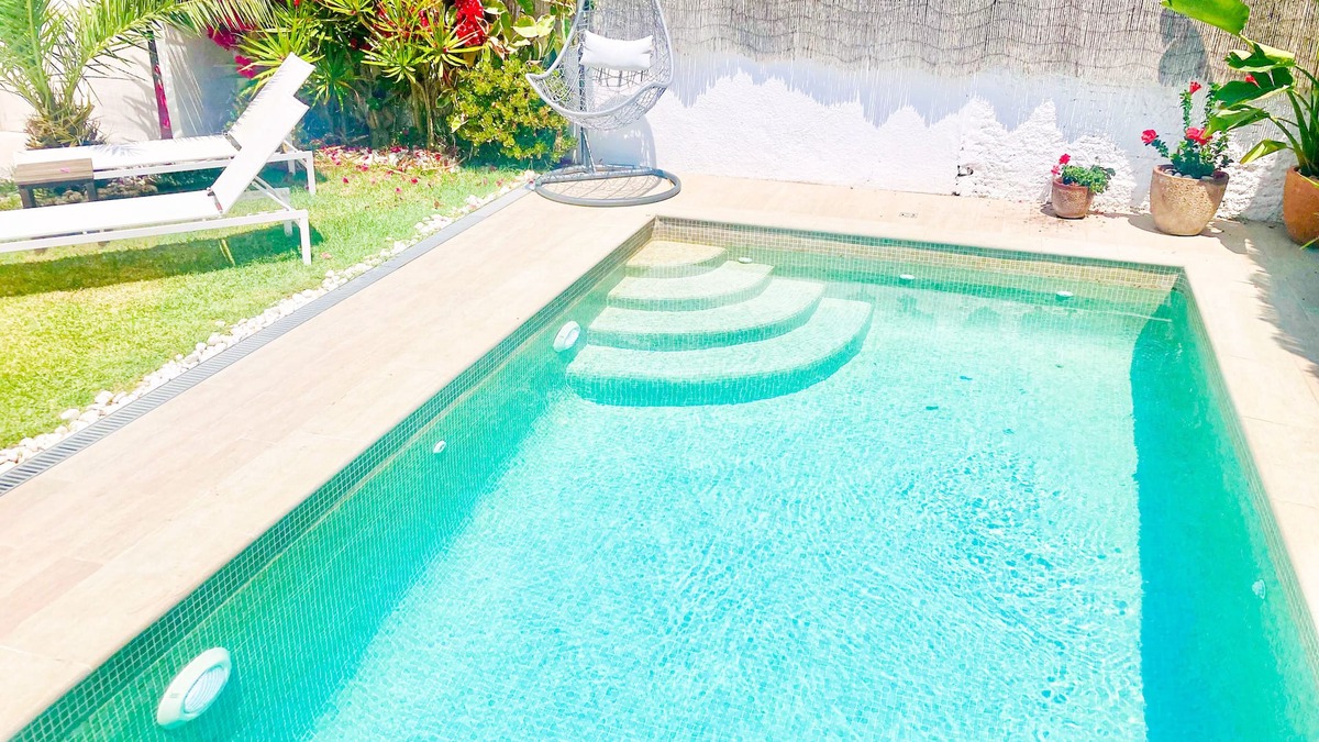 Comarruga House | Cozy beach house with private pool 5 min walk from the beach, family-friendly