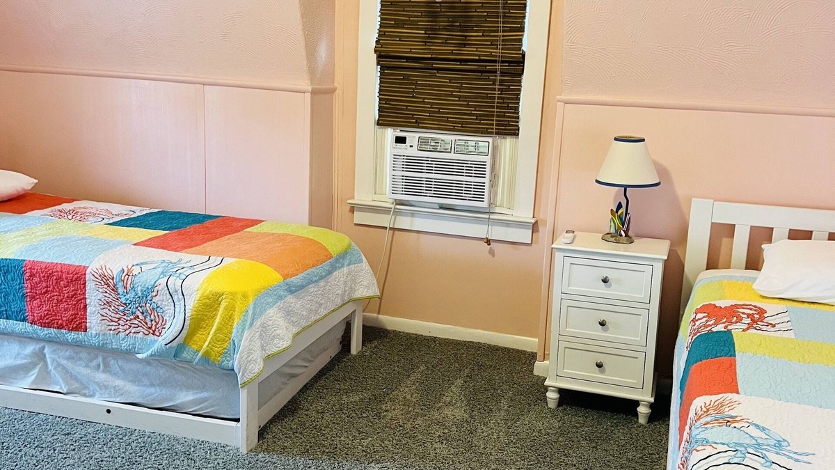 North End Apartment | Cozy beach-inspired home! Close walk to boardwalk and beach!