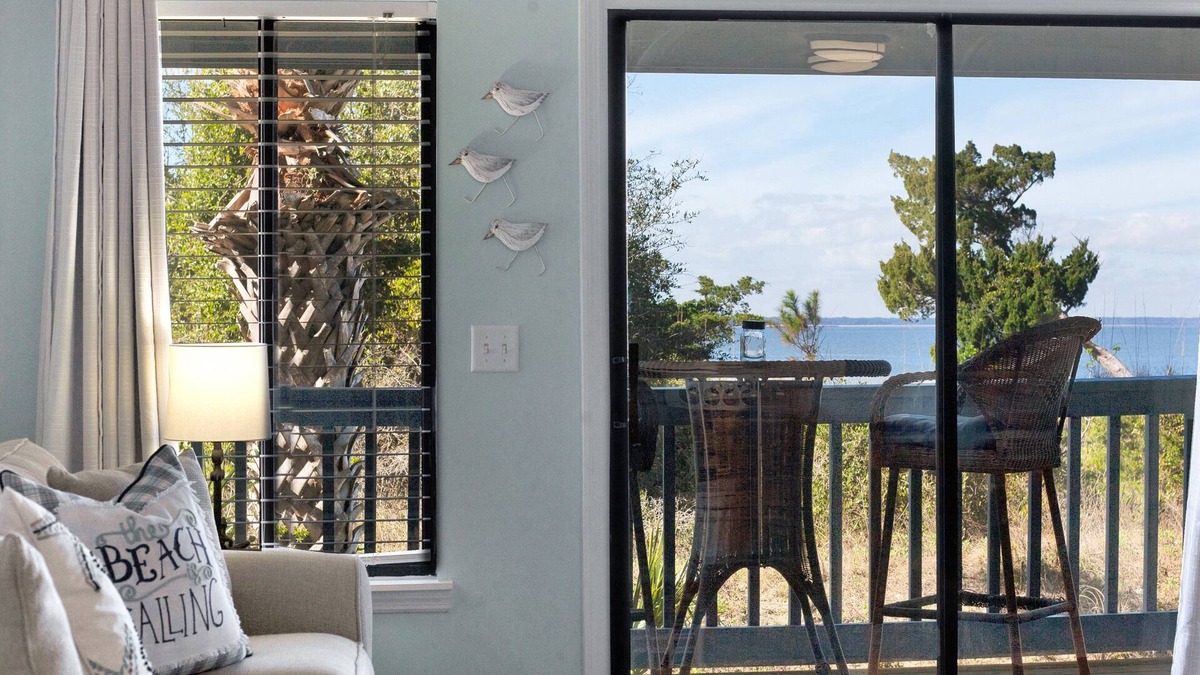 Palmetto Dunes Condo | Cozy Beach Stay with Ocean Views! Pool Access