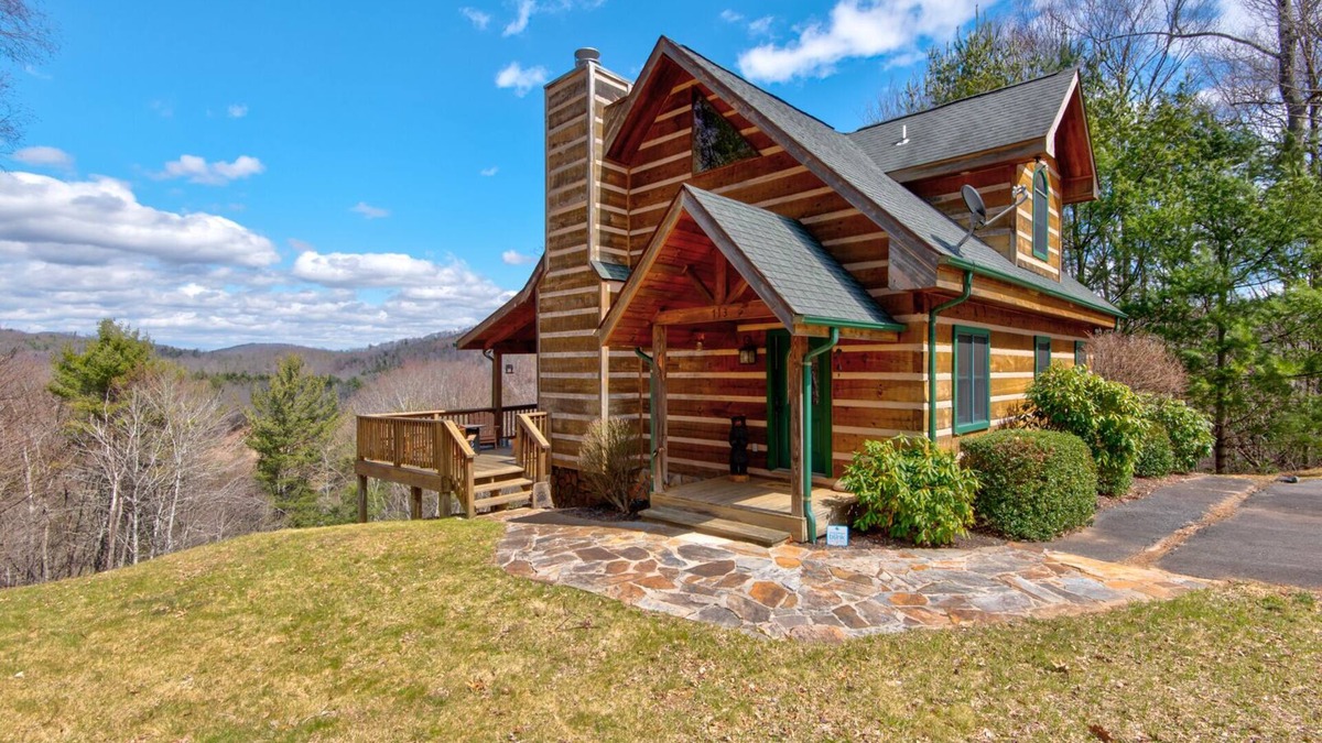 Boone House | Cozy Bear Cabin - quiet neighborhood, gentle walk to the New River, great mountain views!