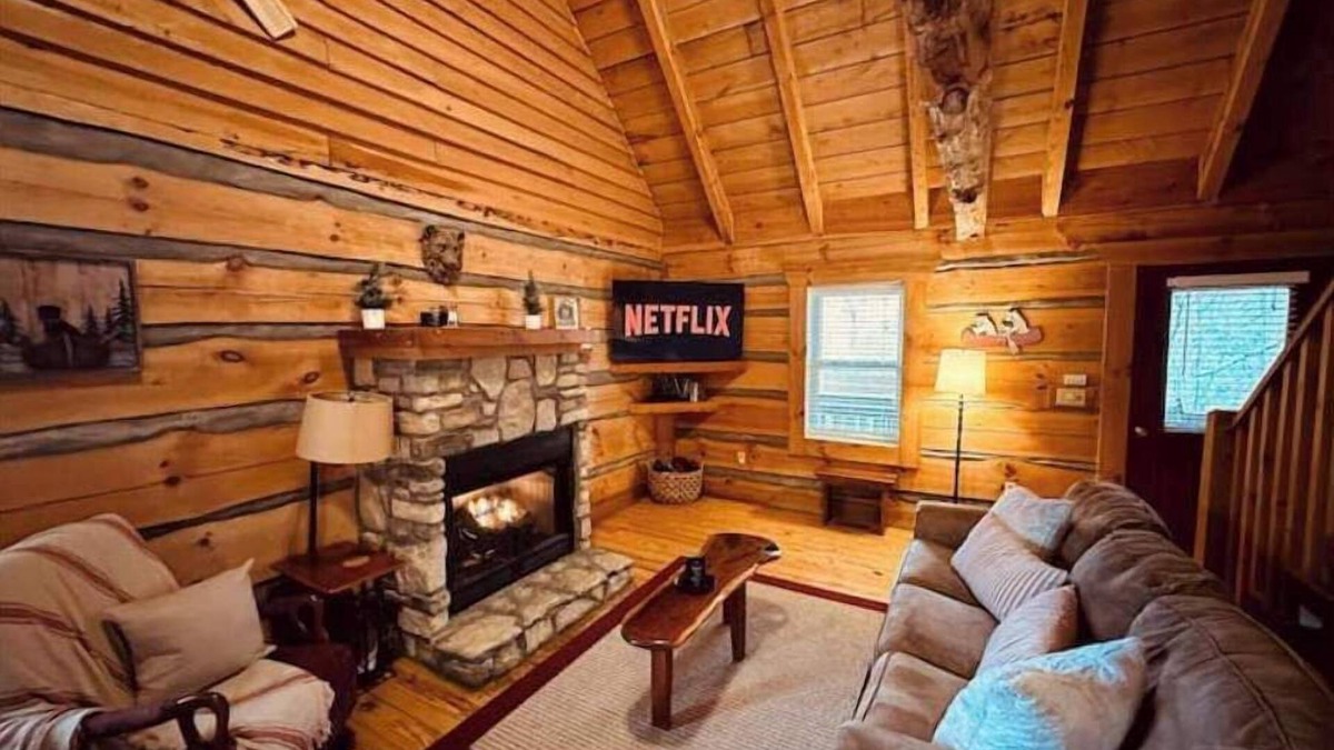 Vesta Cabin | Cozy "Bear Claw Cove" - 2 Bedroom Cabin in the Heart of the Blue Ridge Mountains