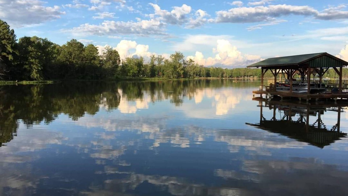 Cedar Bluff House | Cozy Bear Paradise on Weiss Lake in the foothills of the Appalachian Mountains